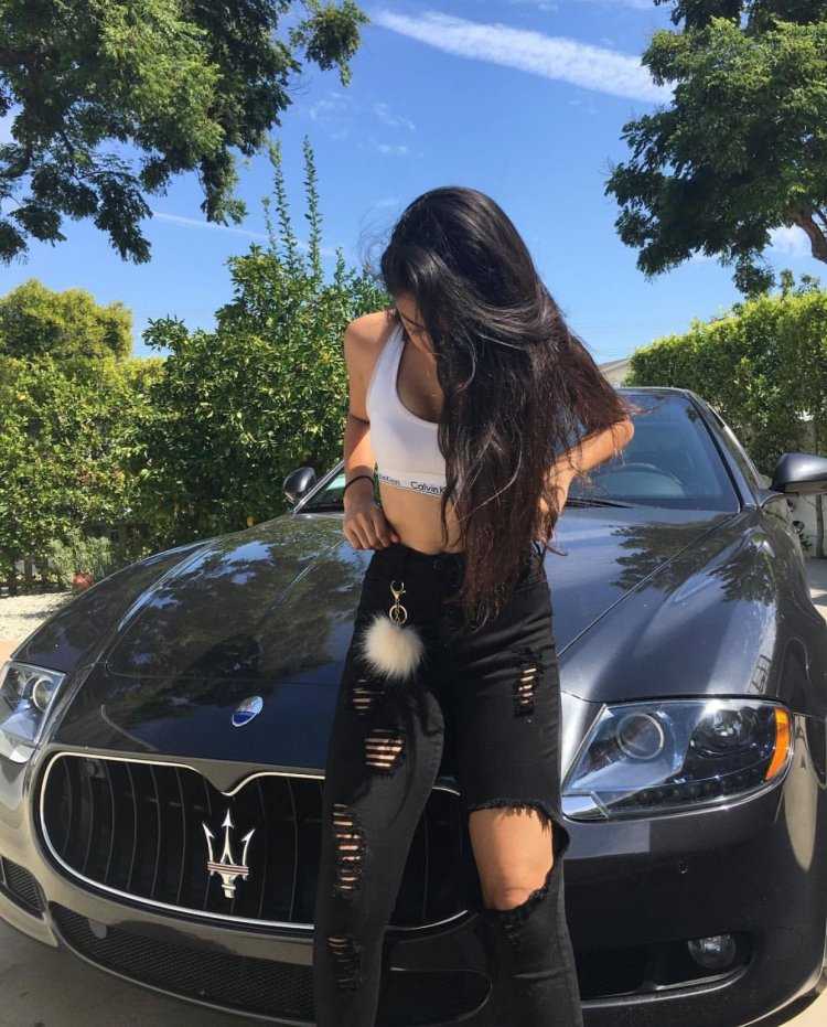 Машины Кайли Дженнер