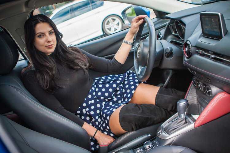 Красивые мамочки в машине