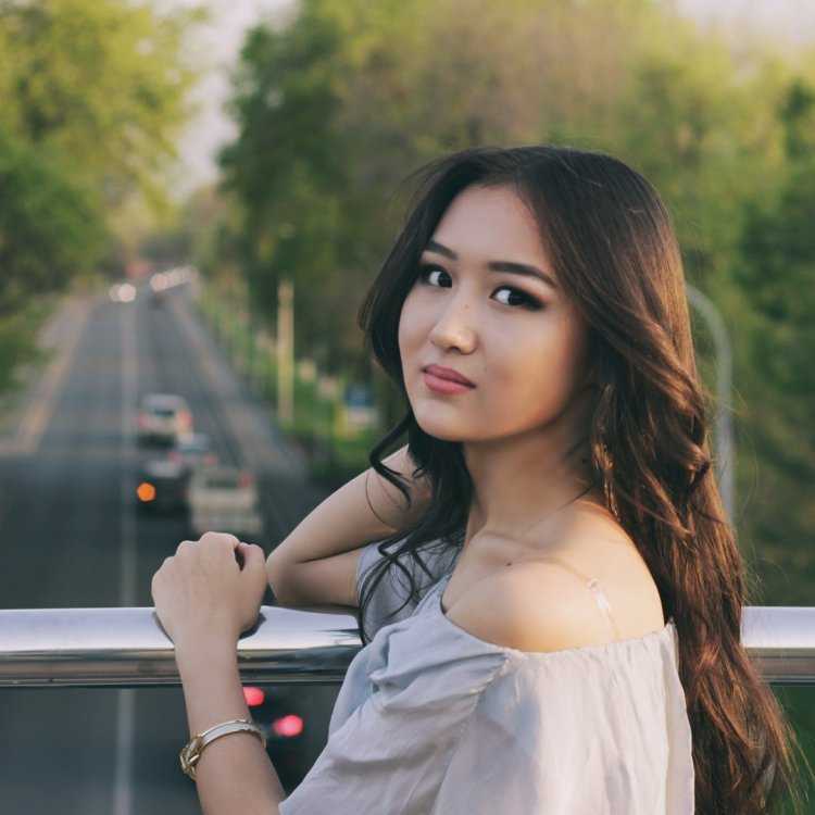 Айжан Аденова