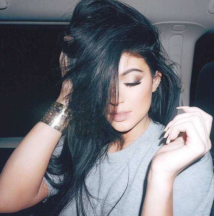 Кайли Дженнер на аву — пленительный портрет