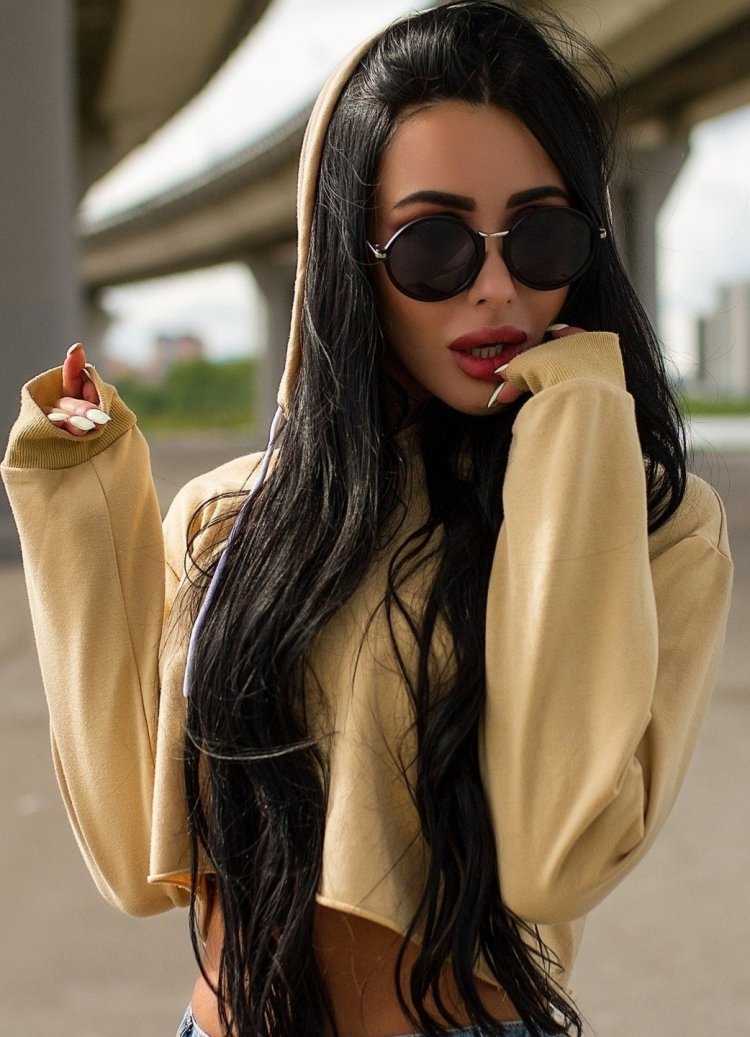 Модные брюнетки — стиль и чувственность