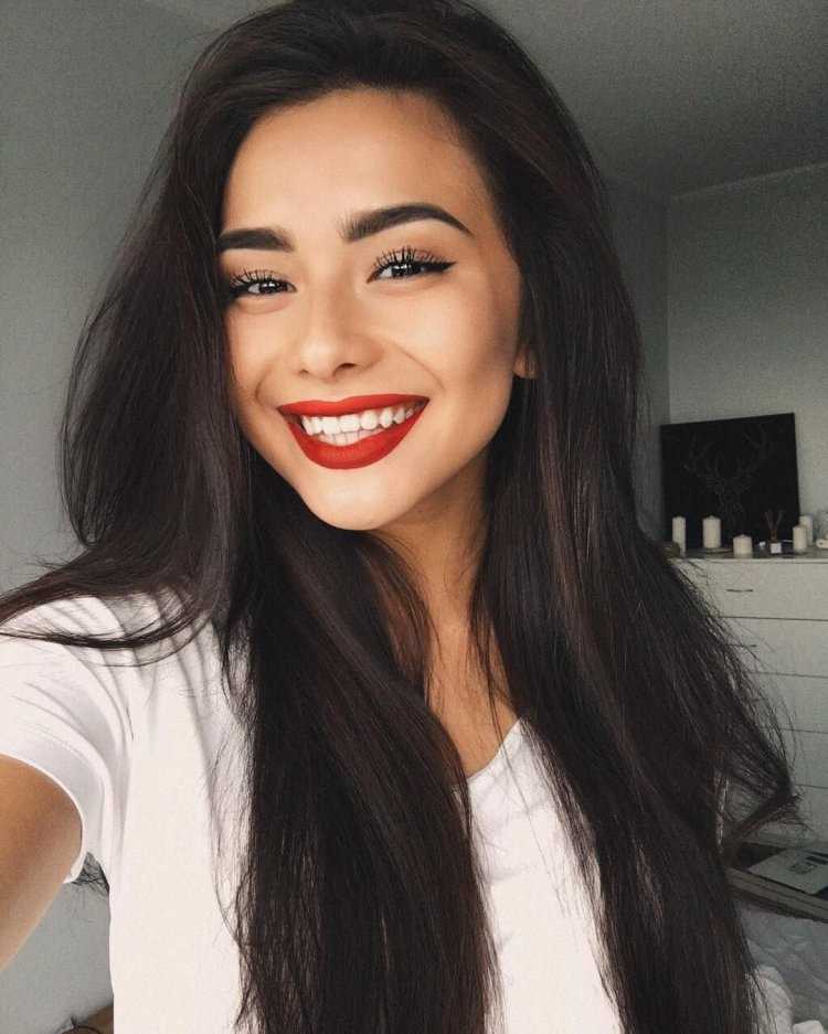 Диана Коркунова улыбка