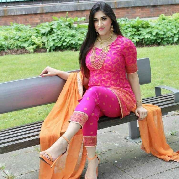 Tight Salwar actress горячие