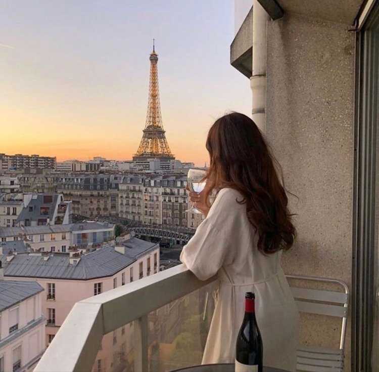 Мода Парижа Франции, стиль Парижский Шик, снимающий все доспехи