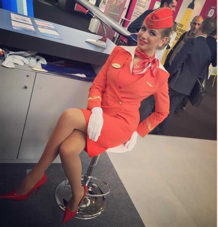 Стюардесса Уитни Йонг