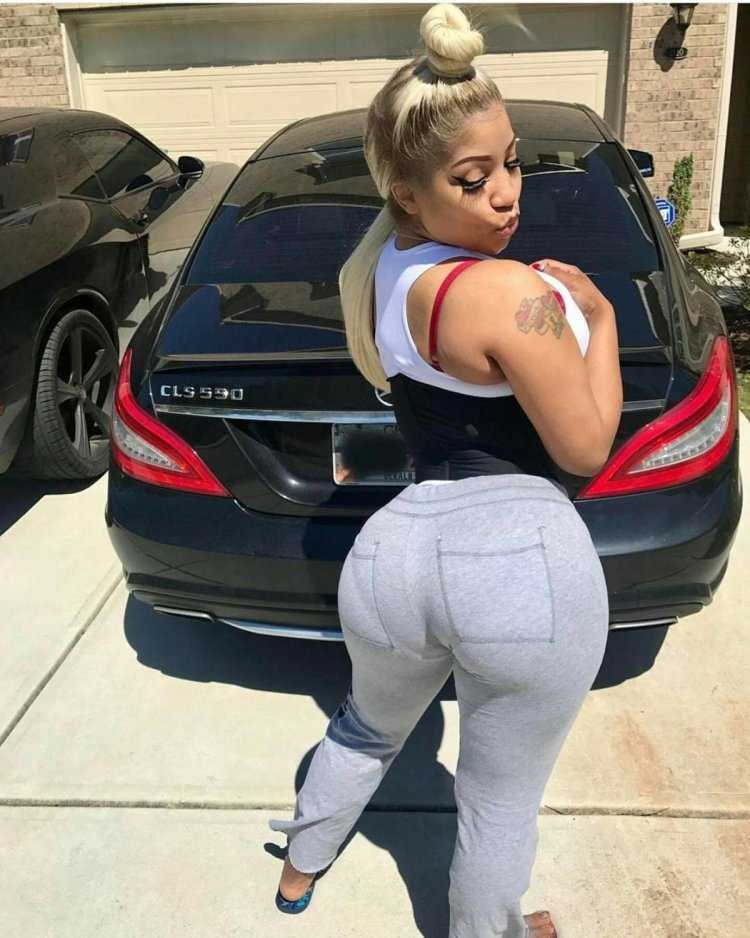 Огромная булка