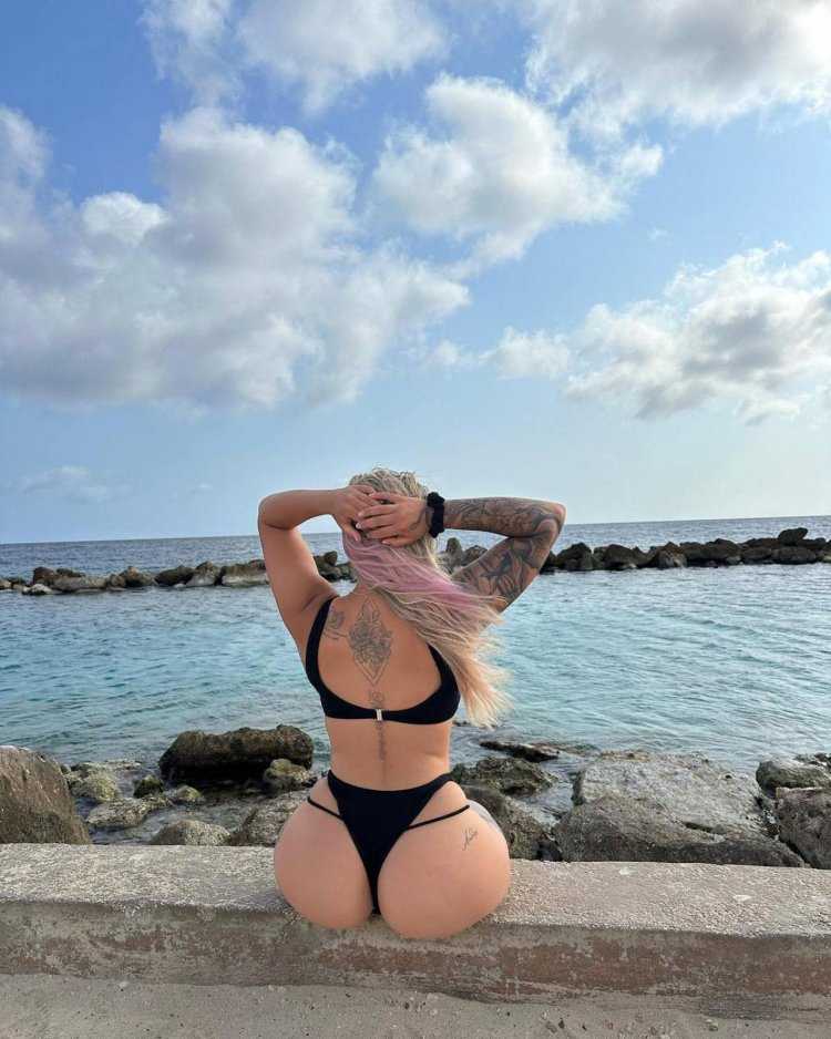 Katya Elise Henry в штанах