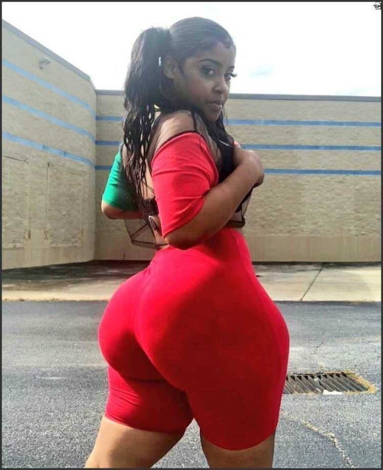 Большая попа американки