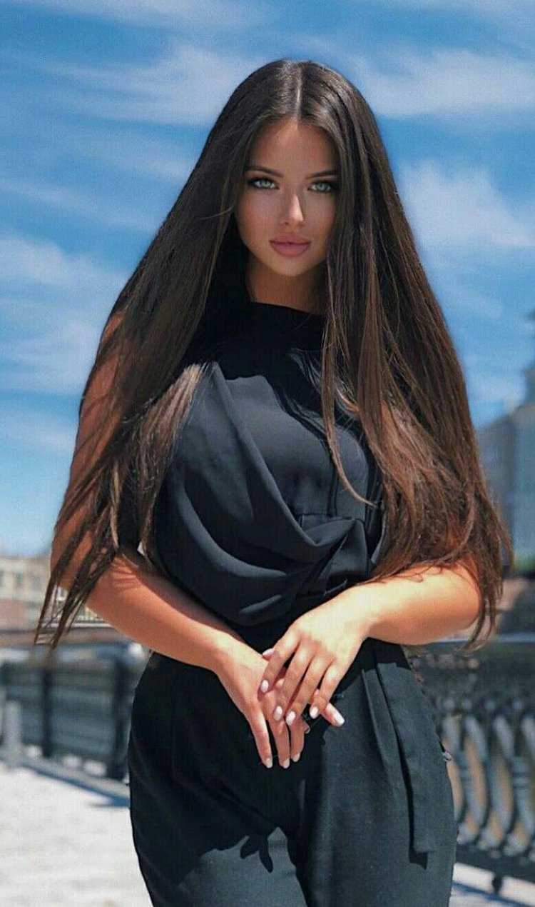 Брюнетки с длинными волосами