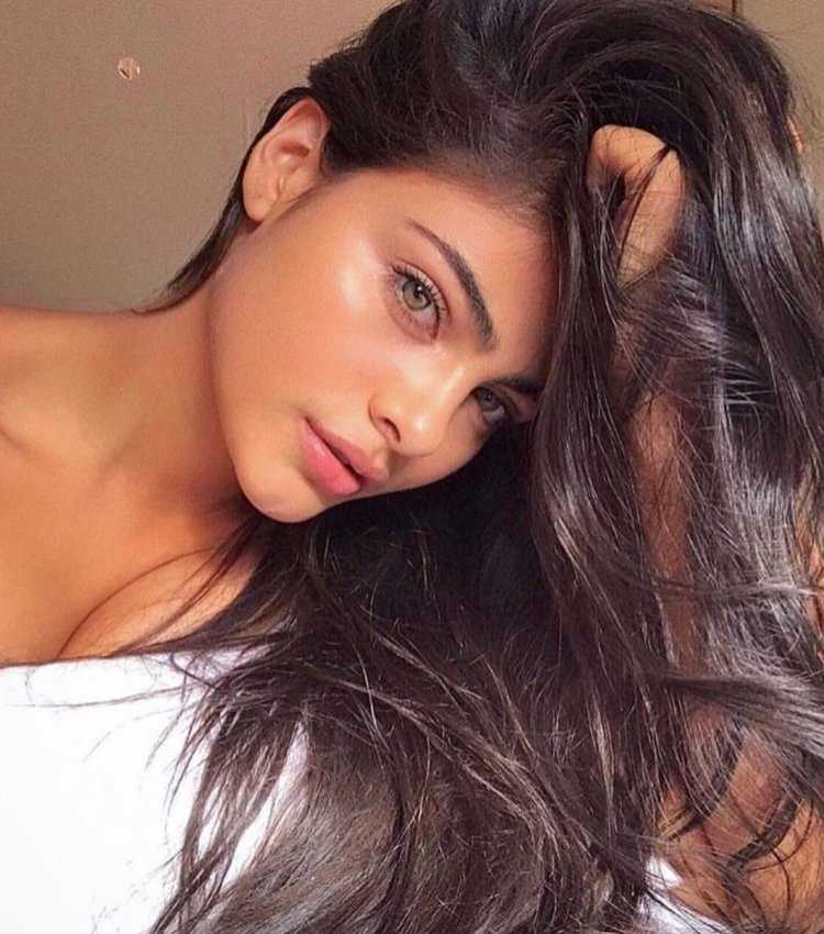 Sara Orrego модель