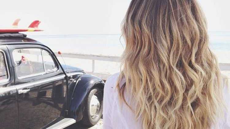 Серф волны на волосах