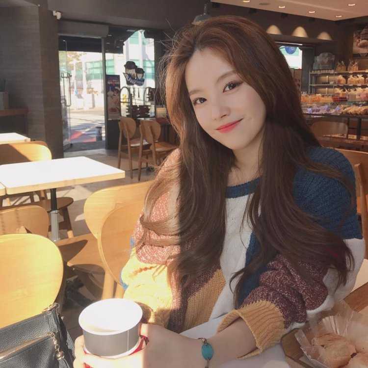 Девушки кореянки селфи