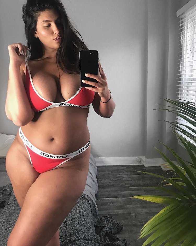 Красивые смуглянки девушки