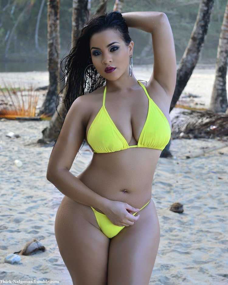 Джозелин Кано в бикини