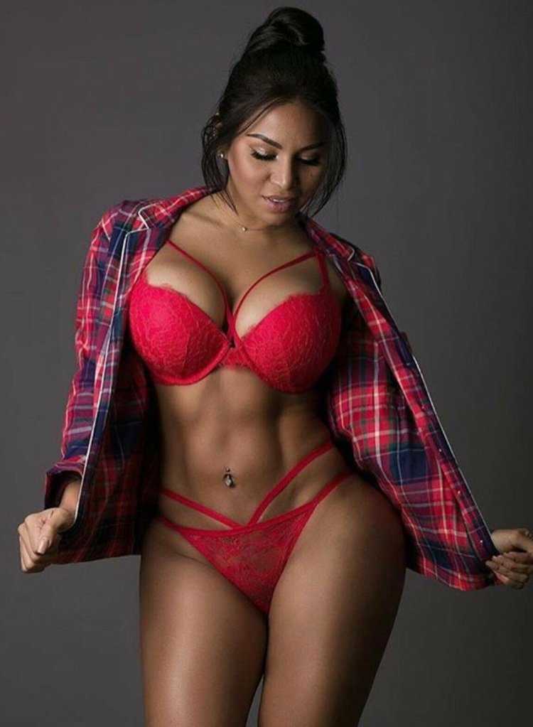 Чешская модель Дениз милани