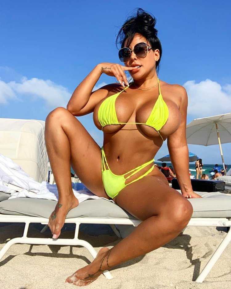 Деми Роуз хот