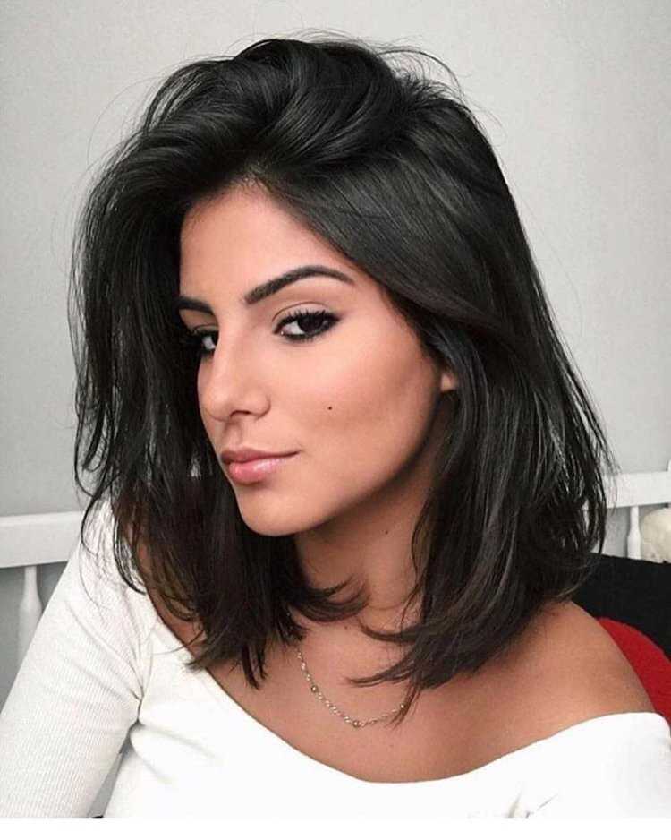 Стрижки на средние темные волосы