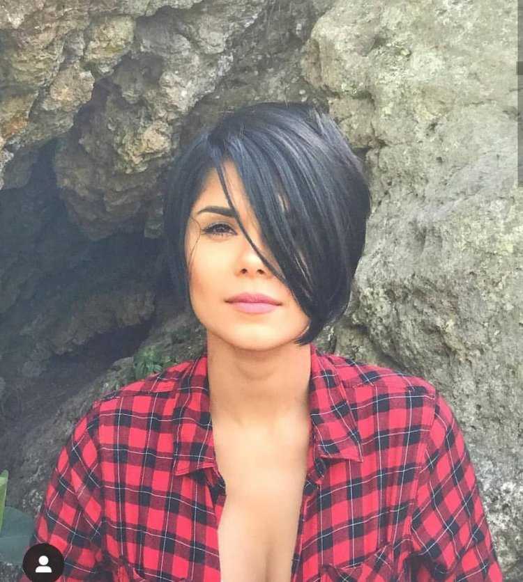 Анна Неделько с короткой стрижкой