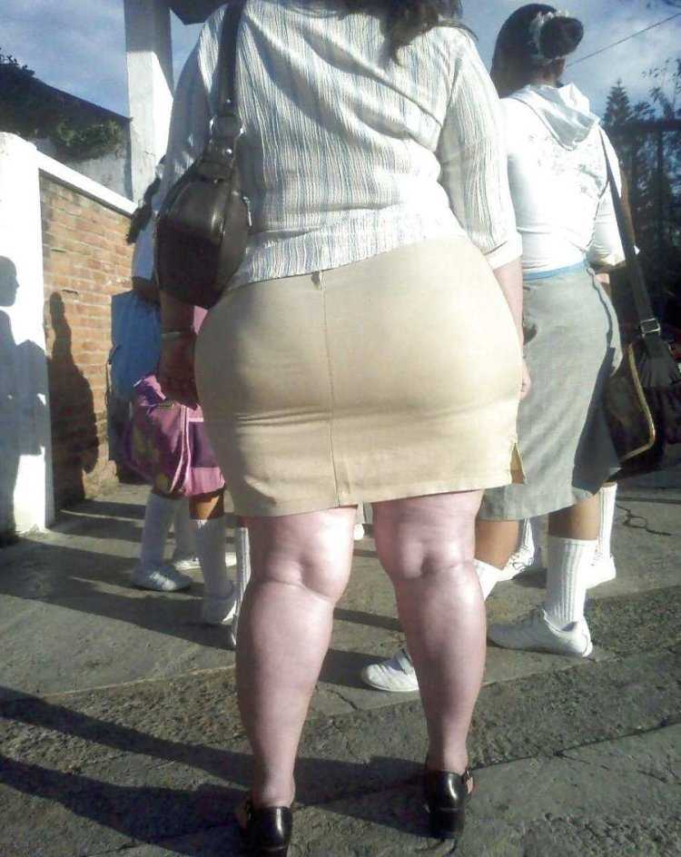 Бабушки с большими попами на улице