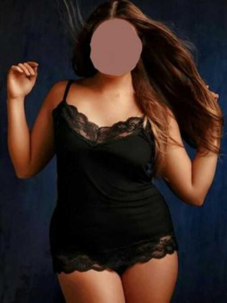 Изабелла Роуз плюс сайз