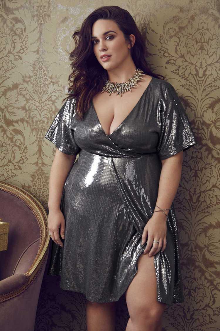 Толстушка брюнетка9