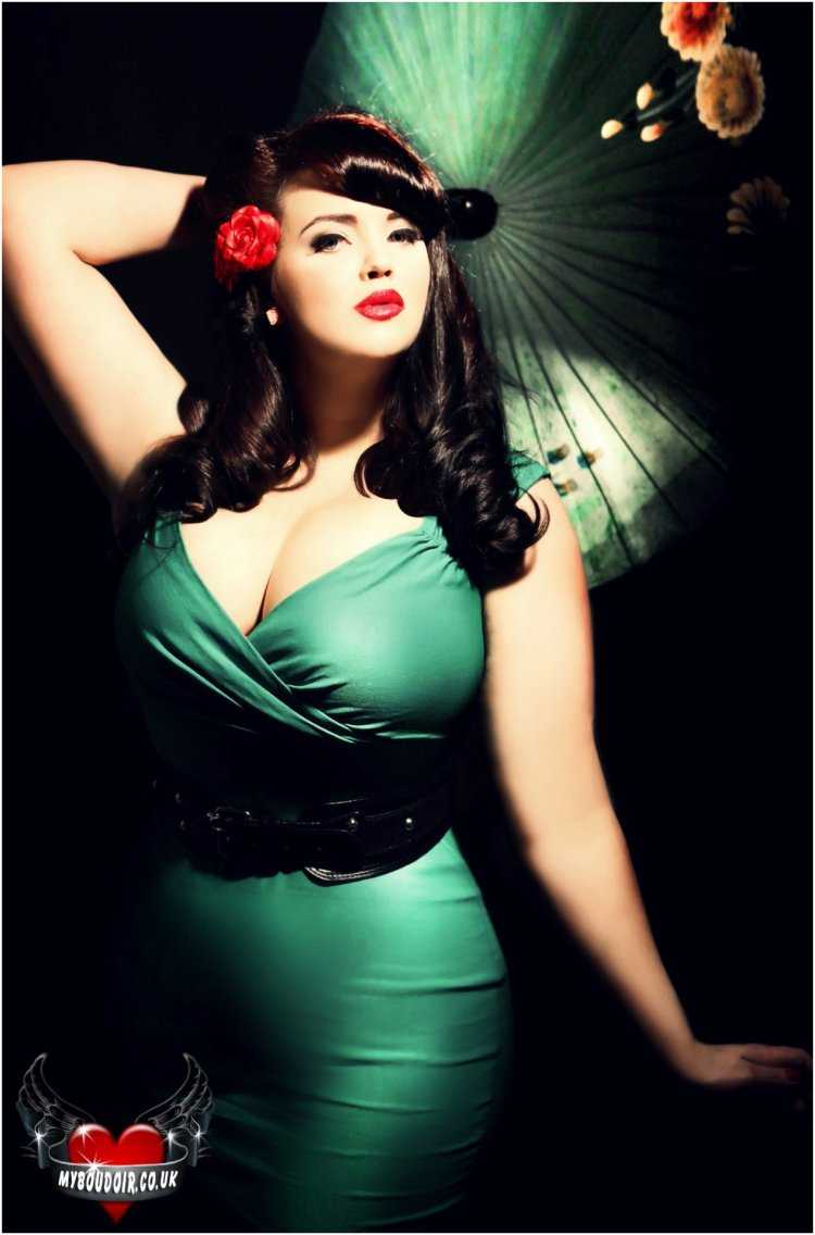 Plus Size Джорджина Хорн