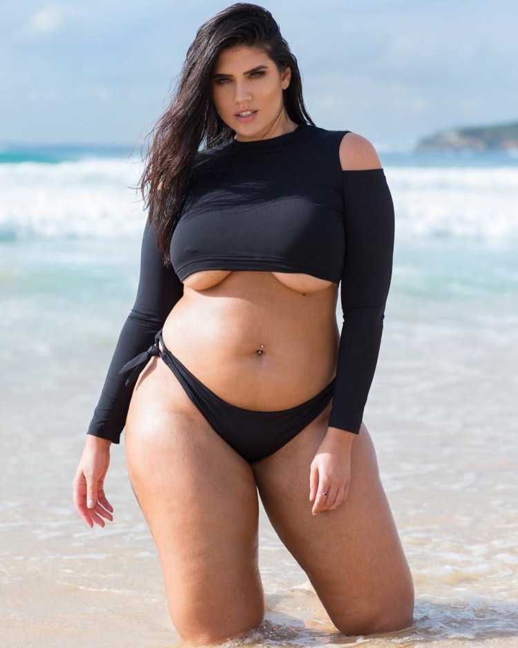 Модель сайз Юлия Лаврова