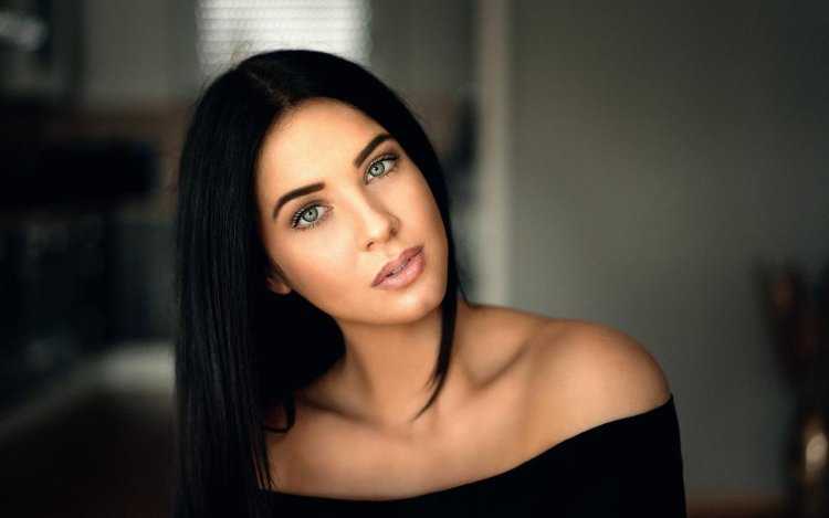 Красивые брюнетки