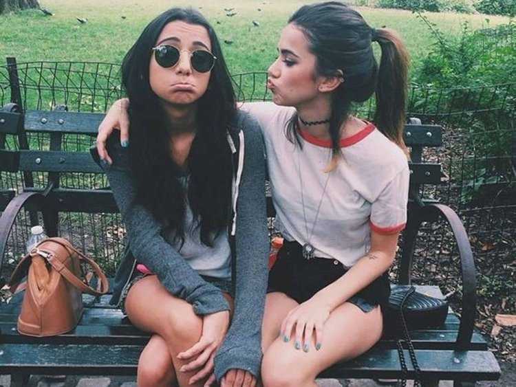 Две подруги-оторвы