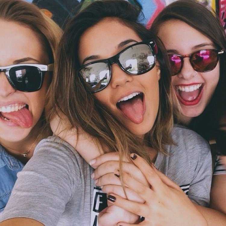 Подружки в очках