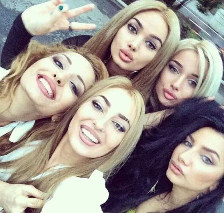 Одинаковые девушки в Инстаграм