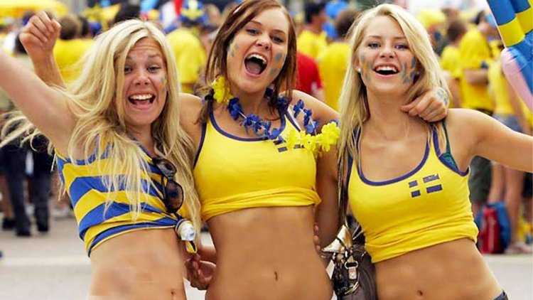 Три шведки13