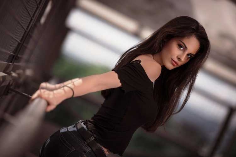 Певец Enrasta Джованна