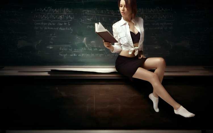 Девушки учительницы