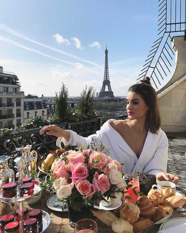 Женщина в роскоши