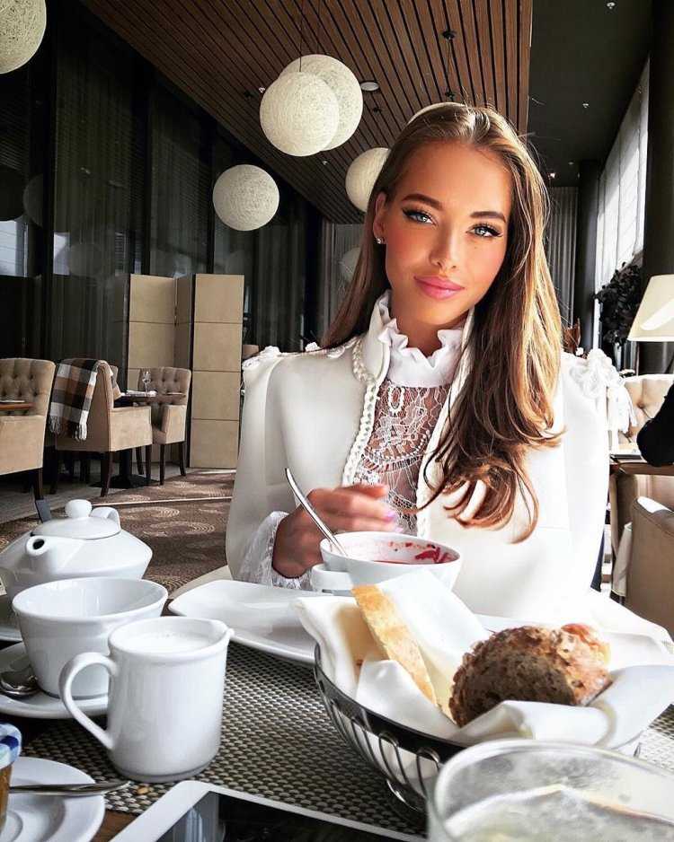 Миллионер и девушка