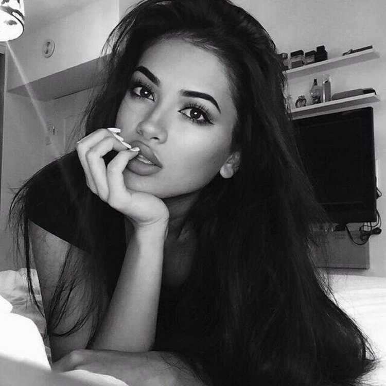 Завораживающая Карина Каменская