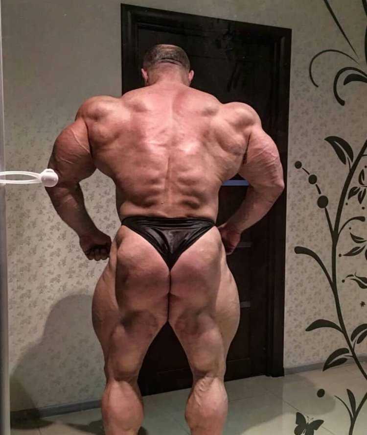 Кулаев бодибилдер