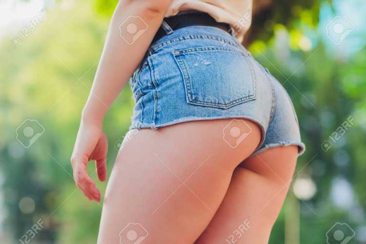 Жопа в шортах49