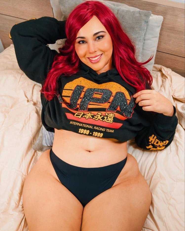 Стефани Виада Plus-Size model