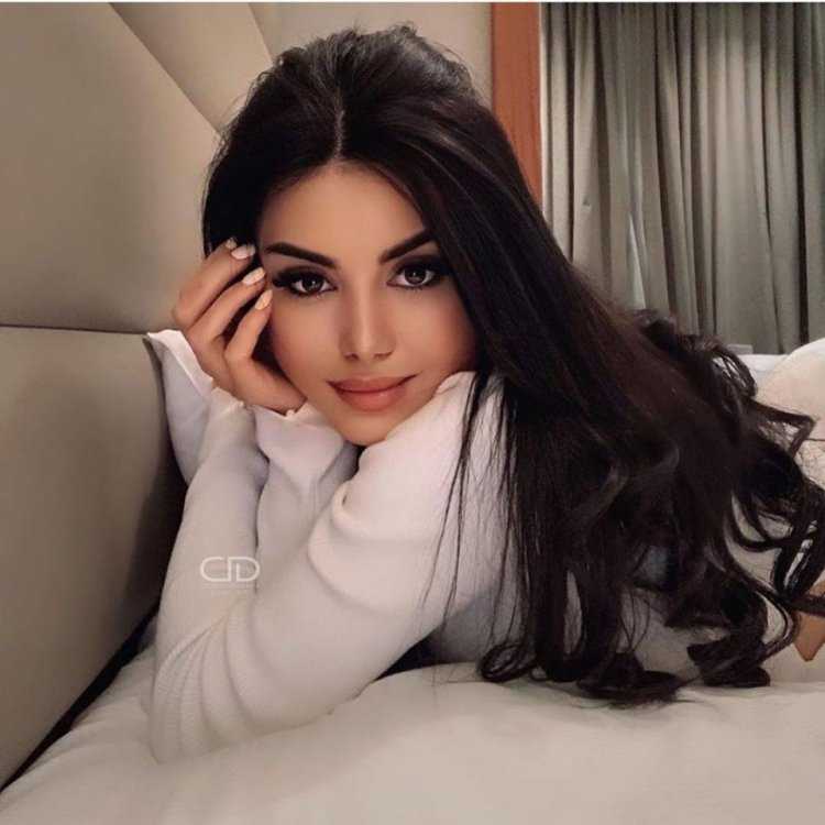 Азербайджанка дома1