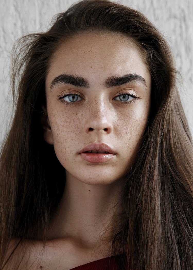 Алина Несват модель