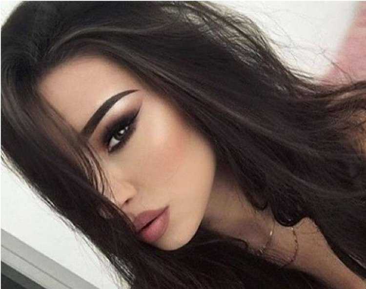 Красивые девушки с черными волосами