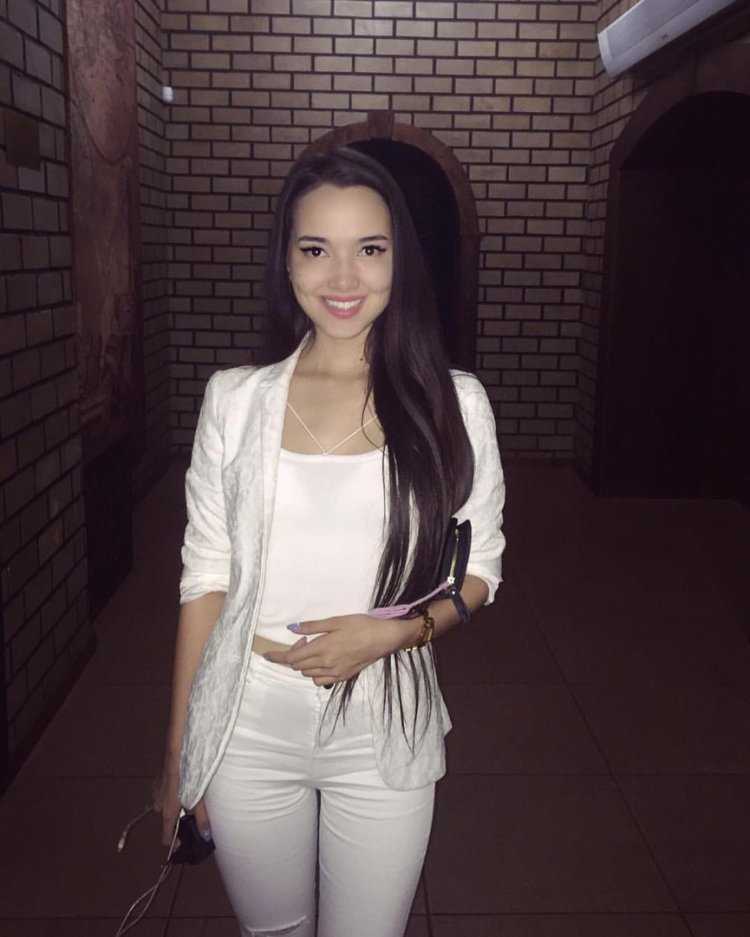 Казахские девушки с большой грудью