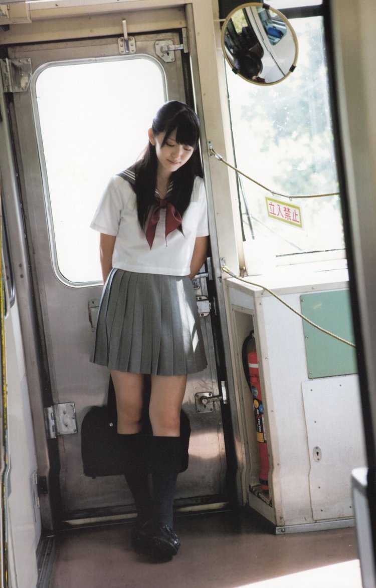 Японские девушки в транспорте