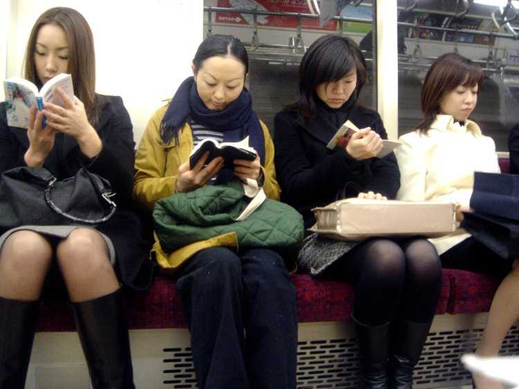 Японцы в транспорте