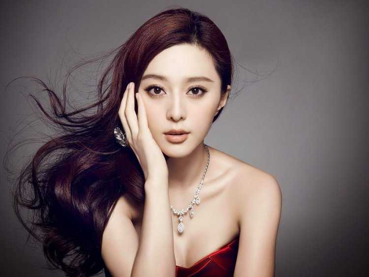 Китайская красавица Фань Бинбин