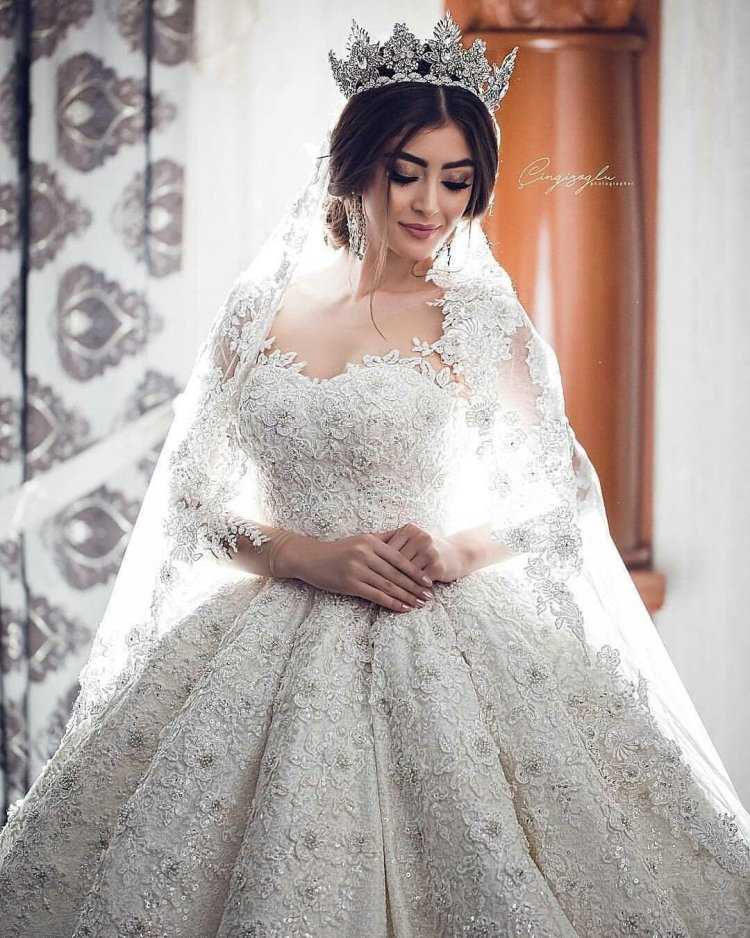 Amber curve — модель Plus-Size