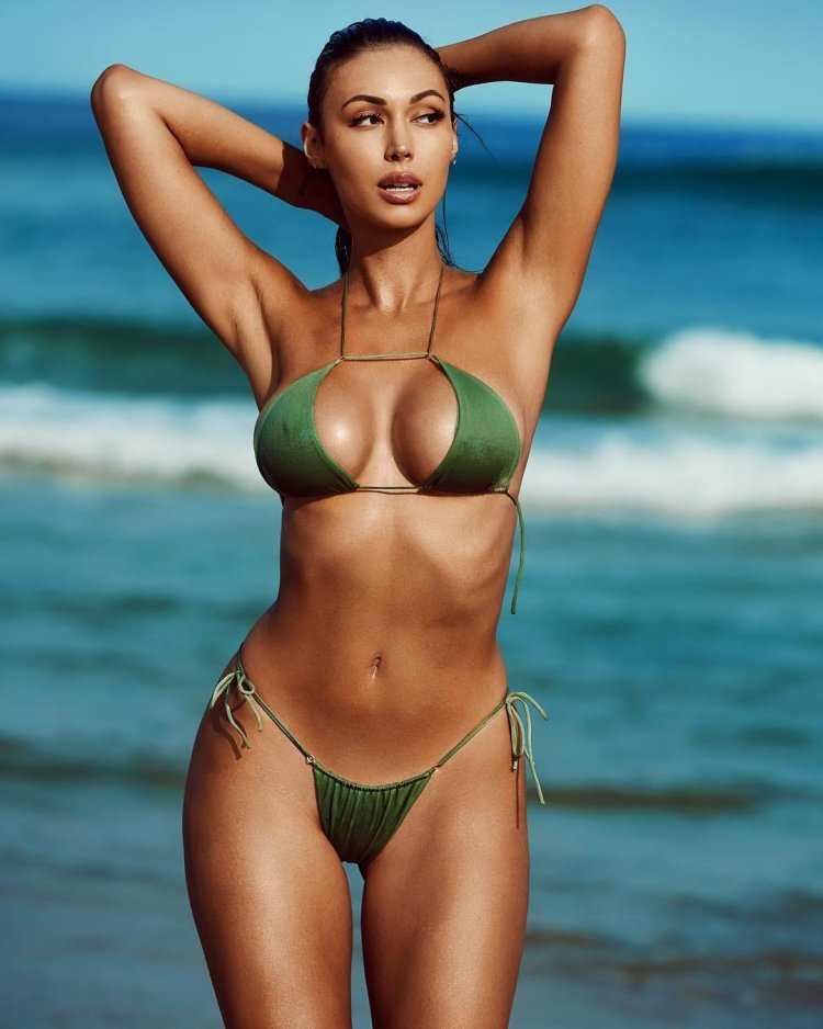 Аннелис Милтон бикини