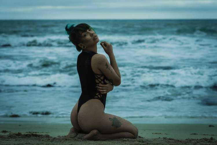 Бесстыжие женщины у моря